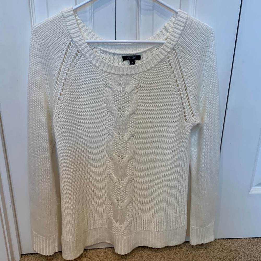 Apt 9 women’s sweater size M
